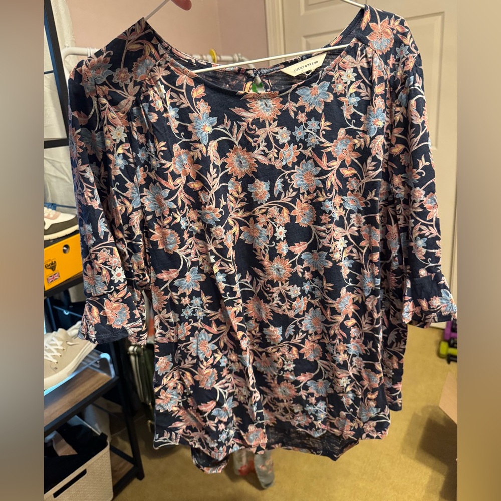 🟣 Lucky Brand Navy and Pink Floral Blouse